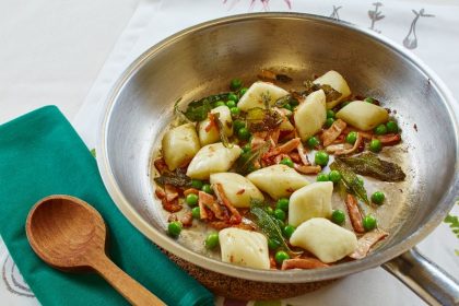 Kopytka z zielonym groszkiem