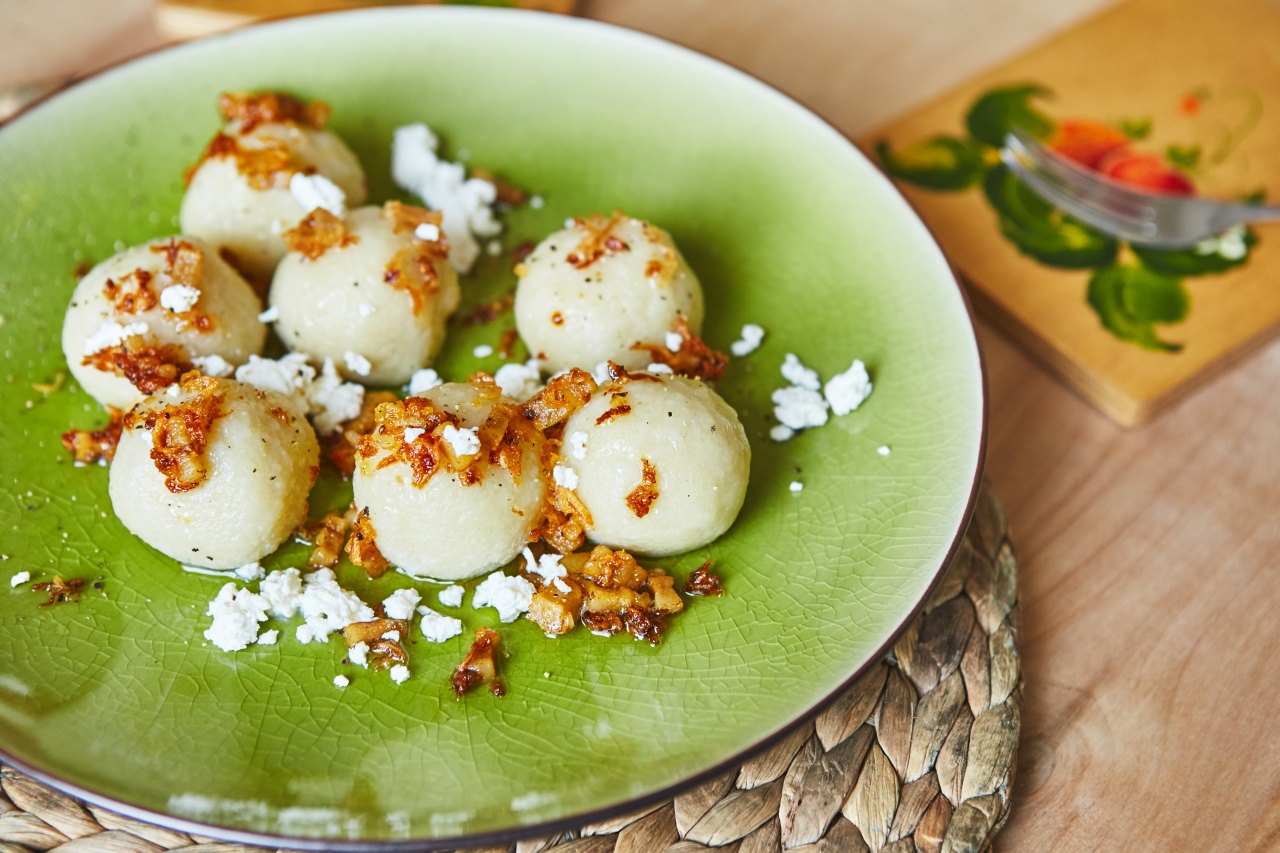 Pyzy ziemniaczane z serem i skwarkami