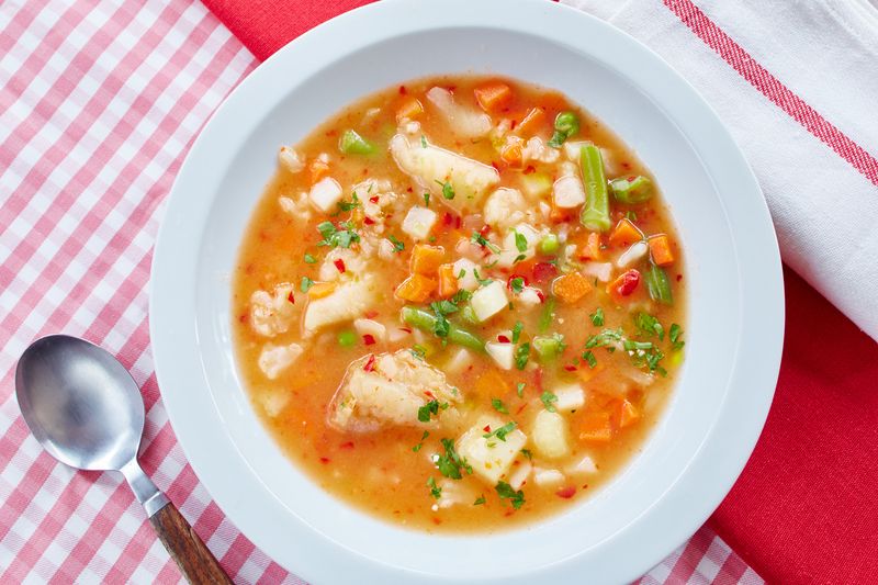 Zupa jarzynowa z dorszem